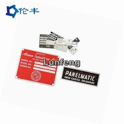 Ein guter Preis. Metallaufkleber-Aluminiumnummernschild Pantone-freier Raum Logo Die Punching Online